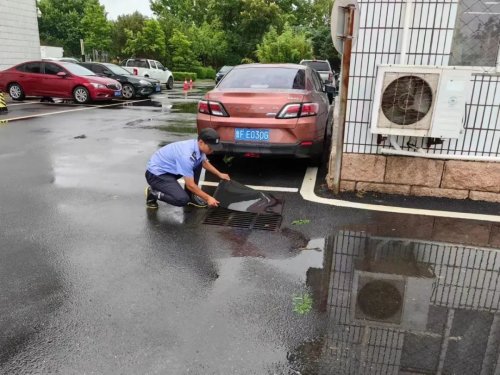 聞汛而動保平安，華遠衛(wèi)士在行動